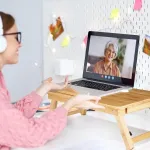 Cerlingwee bambuko stalas ne&scaron;iojamam kompiuteriui, sulankstomas stalas su stalčiumi, reguliuojamo auk&scaron;čio, sulankstomas lovos staliukas skaitymui ar pusryčiams, 50 x 30 x 20 cm