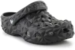 Vaiki&scaron;kos klumpės Crocs Classic Geometric, juodos