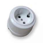 Balta vir&scaron;tinkinė rozetė