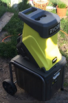 Ryobi &scaron;akų smulkintuvas RSH2545B 2,5 kW