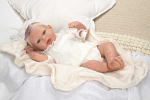 Reborn lėlytė baltais rūbeliais, mergaitė, 45 cm
