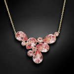 Diamond Sky Jewelry Kaklo papuo&scaron;alas moterims DiamondSky "Fillory Magic (Light Rose)" su Preciosa kristalais
