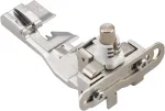 Siuvimo ma&scaron;ina Bernina L14 guminė prispaudimo pėdelė overlokams L 850 / L 860