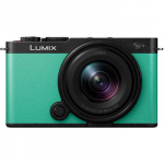 Panasonic Lumix DC-S9N + LUMIX S 18-40mm / F4.5-6.3 (Mint Green)