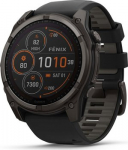 Garmin fenix 8 51mm Solar Sapphire Pilkos anglies spalvos DLC titanas su juodos / pilkos akmenukų spalvos silikoniniu dirželiu