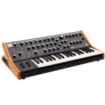 Moog Subsequent 37 Sintezatorius