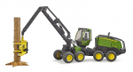 Ma&scaron;ina-medkirtė John Deere 1270G su rąstu, 02135