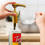 Aplikacijos, dekoracijos, lipdukai, Auksinė kavos sirupo pompa &ndash; kavos skonio sirupo pompa sirupo buteliams Tinka 25,4 uncijos/750 ml buteliukams &ndash; 2 pak.