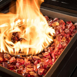 Teamson Home 4 kg lavos akmenys dujiniam laužavietei, ugnies stiklas, saugus naudoti lauko dujinėse laužavietėse, raudonas