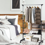 Dėklas vaizdo kamerai Reguliuojama Costway drabužių kabykla su ratukais su batų lentynomis miegamojo spintai juoda