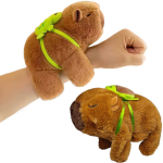 Kapibara 2 žaislų rinkinys: vaik&scaron;tantis pliu&scaron;inis ir apyrankė