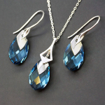 Sidabrinis papuo&scaron;alų rinkinys moterims DiamondSky &bdquo;Baroque II (Aquamarine Light Chrome)&ldquo; su Swarovski kristalais