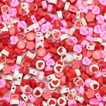 Karoliukai, &scaron;irdelės, Red Heart On White