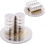 Brudazon 45 mini diskiniai magnetai 8 x 3 mm N52 stipriausio lygio neodimio magnetai itin stiprūs magnetai modeliavimui, nuotraukoms, lentoms, skelbimų lentoms, &scaron;aldytuvams, rankdarbiams, ypač stiprūs magnetiniai diskai