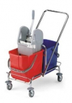 Valymo priemonių rinkinys vežimėlyje
