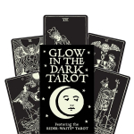 Taro kortos Glow in the Dark Tarot