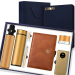 Auk&scaron;tos kokybės prakti&scaron;kas dovanų rinkinys LIVMAN TGC0537 su termosu, i&scaron;orine baterija, garsiakalbiu ir kitomis smulkiomis dovanėlėmis