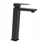 Juoda auk&scaron;ta praustuvo mai&scaron;ytuvo Invena Paros, pastatoma