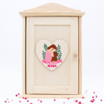 Medinė raktų dėžutė &Scaron;ių namų &scaron;irdis - Mama, ruda
