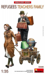Klijuojamas modelis MiniArt 38086 Refugees Teachers Family 1/35