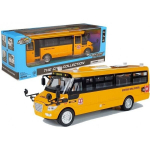 Metalinis mokyklinis autobusas su užtraukiamu varikliu