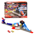 Disney Pixar Cars Piston Cup triukų lenktynių trasa su Žaibu Makvynu (Mattel JHL42)