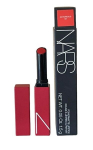Lūpų dažai NARS Powermatte 131 Notorious matinė raudona, ilgalaikis i&scaron;silaikymas, intensyvi spalva