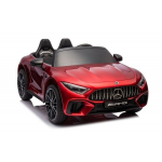 Raudonas elektrinis automobilis Mercedes AMG SL63