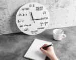 Matematikos laikrodis Gadget Master baltas