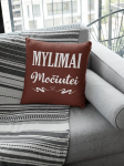 Dekoratyvinė pagalvė &bdquo;Mylimai močiutei&ldquo;, bordo