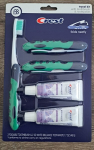 &bdquo;Brush Buddies&ldquo; dantų &scaron;epetėlio ir dantų pastos rinkinys su &bdquo;Crest 3D White Brilliance Vibrant Peppermint&ldquo; kelionine dantų pasta
