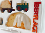 Iberplace Scale Z 1:220 Accessories Figures 10004 Traktorius su &scaron;ieno priekaba