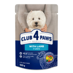 CLUB 4 PAWS Premium visavertis konservuotas ėdalas suaugusiems, mažos veislės &scaron;unims su ėriena padaže, 100 g x 24 vnt.