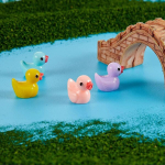 180 vnt realisti&scaron;kų mini resininių ančiukų 1,5x1cm sodas akvariumas