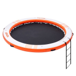 Pripučiama vandens platforma su trampoline
