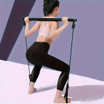 Ne&scaron;iojama pilates lazda su pasiprie&scaron;inimo juosta, Juoda