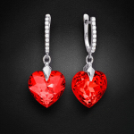 Sidabriniai auskarai moterims DiamondSky Romantic Heart III R Light Siam su Swarovski kristalais