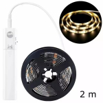 2m LED juosta su judesio davikliu maitinama 4xAAA baterijomis