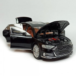 Modeliai AUDI A8 Black 1:24 su &scaron;viesa ir garsu ant baterijų Black, Collection modelis