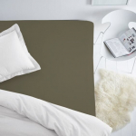 Satino audinio paklodė su guma, 180x200x25cm