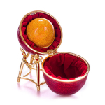 Faberge stiliaus Pirmasis vi&scaron;tos kiau&scaron;inis, papuo&scaron;alų dėžutė, 1 vnt.