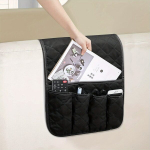 Fotelio nuotolinio valdymo įtaisų laikiklis su ki&scaron;enėmis. ,  Juoda