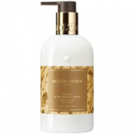 Kūno losjonas Molton Brown Vintage su &scaron;eivamedžiu 300 ml, drėkinamasis gėlių&ndash;vaisių aromato