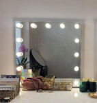 Veidrodis 80x80 Glamor makiažui, vizazui, holivudinis