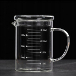 Stiklinė matavimo taurelė su dangteliu ir rankena, daugiafunkcinė, skirta virtuvei, 350 ml