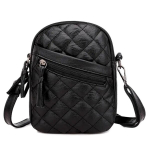 Dizaineri&scaron;ka moteri&scaron;ka rankinė per petį, odinė crossbody