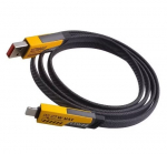 &bdquo;Keturi viename&ldquo; nuo C tipo iki C tipo (65 W) greito įkrovimo laidas su įmontuotu USB-A ir &bdquo;Lightning&ldquo; jungtimi (27 W), plok&scaron;čiu ir greito įkrovimo laidu.