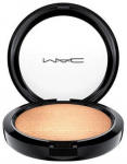 &Scaron;vytėjimo suteikianti priemonė MAC Extra Dimension, oh, darling, 9 g