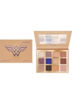 Catrice Akių &scaron;e&scaron;ėlių rinkinys &raquo;Wonder Woman Eyeshadow Palette&laquo; Hochpigmentiert su matten schimmernden ir metallischen Texturen.