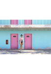 queence Paveikslas &raquo;Frau vor Hauswand&laquo; paveikslas/nuotrauka von Frauen | Fashion | Frau | Kunst | Mode Fine Art-Print in Galeriequalit&auml;t